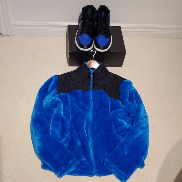 Deluxe Blue Athletic Sweater - Jacket - Super Soft, Warm & Comfortable - Large - Picture 1 of 5